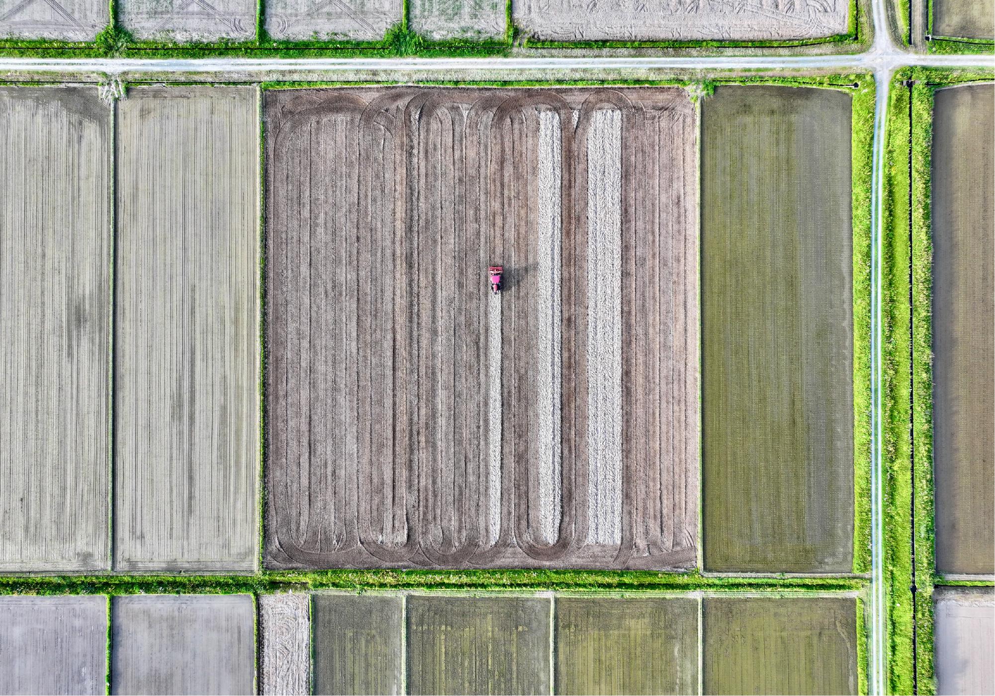 トラクターの航空写真